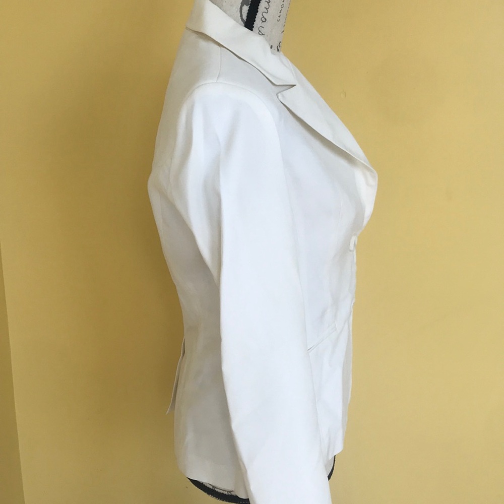 Blazer - Picture 4 of 4